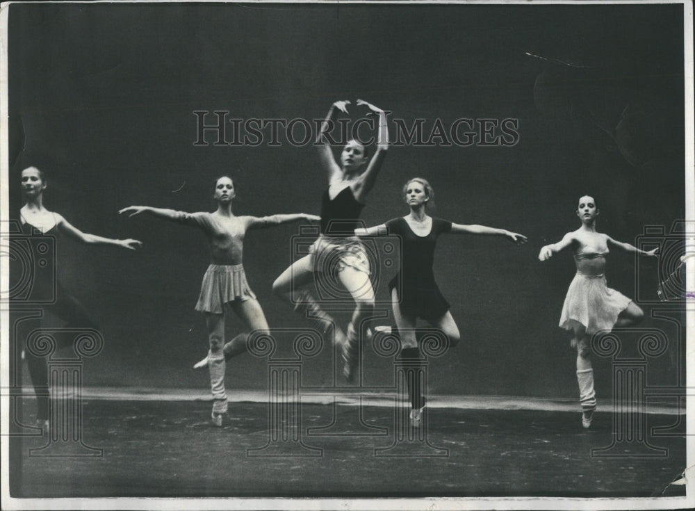 1976 Lyric Opera School Ballet New York - Historic Images