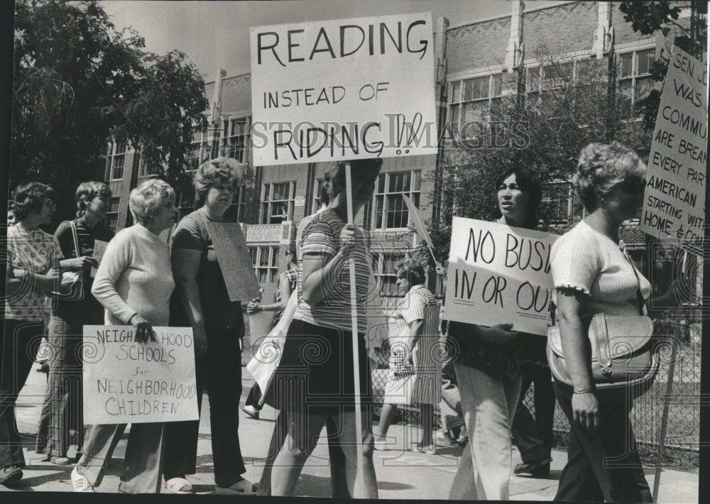 1977 Teachers Hubbard High Strike Chicago - Historic Images