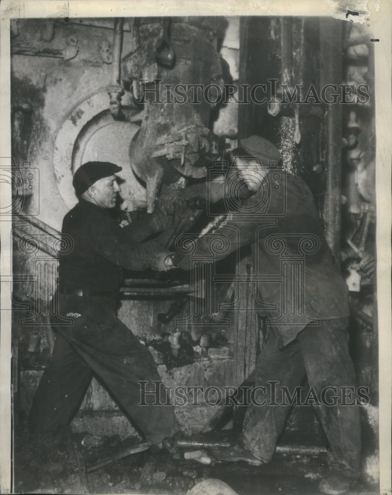 1946 Press Photo Tony Rocco Mat Saske Strike - Historic Images