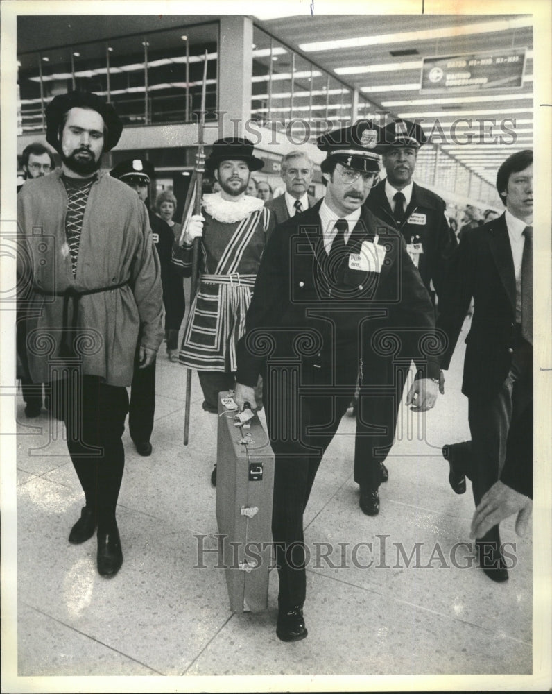 1981 Magna Carta Chicago English Airport - Historic Images