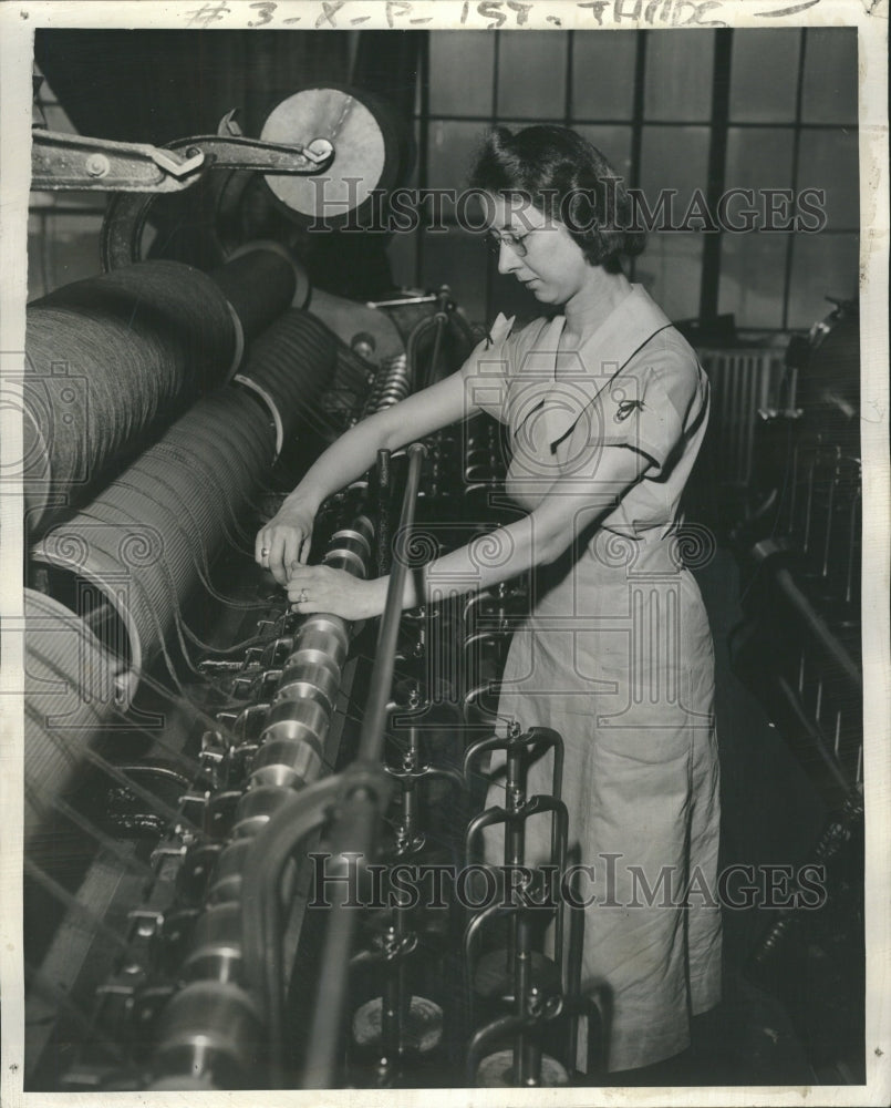 1939 Machine Creates Better Yarn Faster - Historic Images