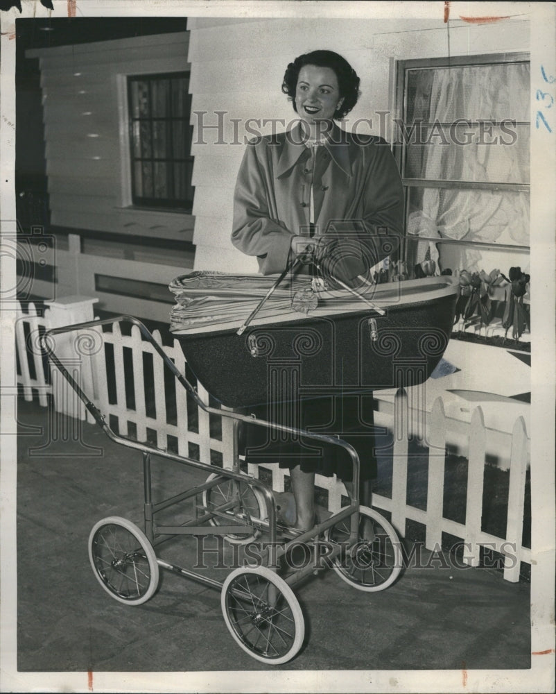 1949 Press Photo Marjorie Adams Bassinet Baby Carriage - RRR14005 - Historic Images