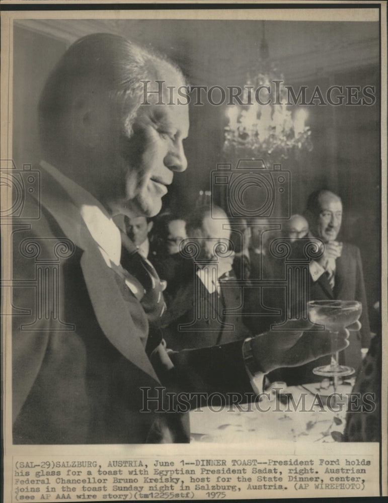 1975 President Ford, Egyptian Pres Sadat - Historic Images