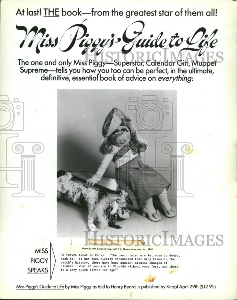 1981 Miss Piggy's New Book Offers Advice - Historic Images