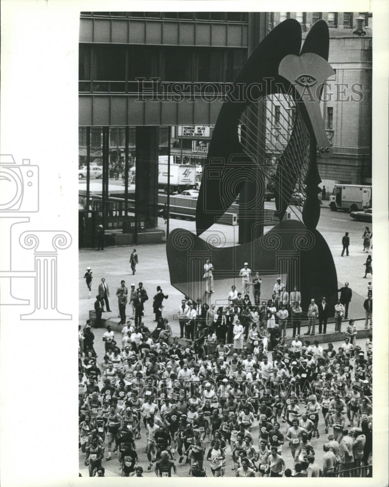 1982 Press Photo Chicago Corporate Fitness Run - RRR14901 - Historic Images