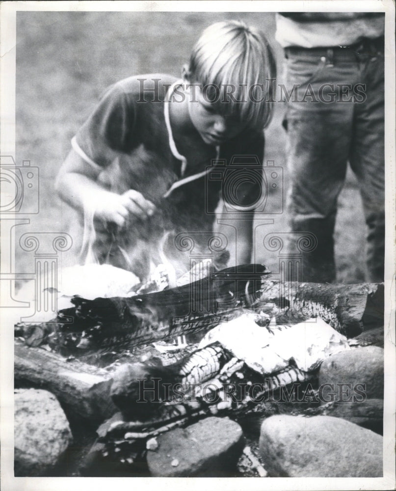 1981 Press Photo Summer camp Youngsters Parents Skill - Historic Images