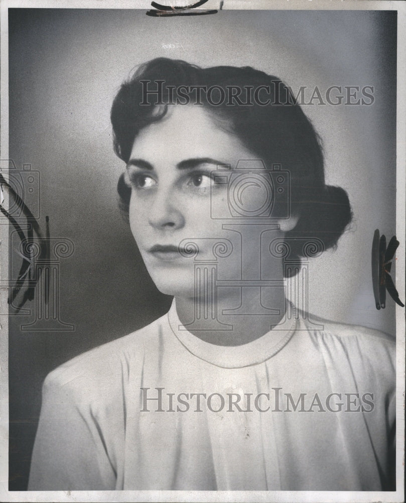 1957 Kathryn Ann Mornahan Carolyn Raymond - Historic Images