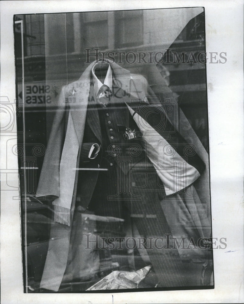 1975 Wild West Fashion Shopping Window - Historic Images