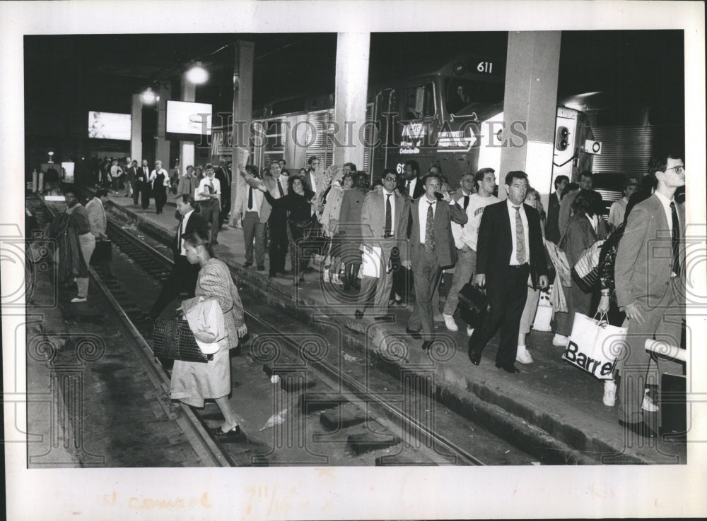 1990 Train Accident Derailment Chicago - Historic Images