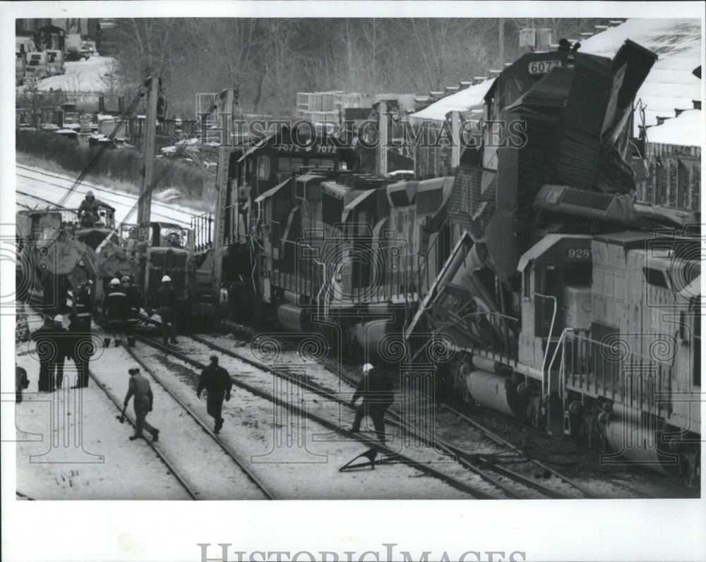 1993 Train Crash Chicago Minnapolis - Historic Images