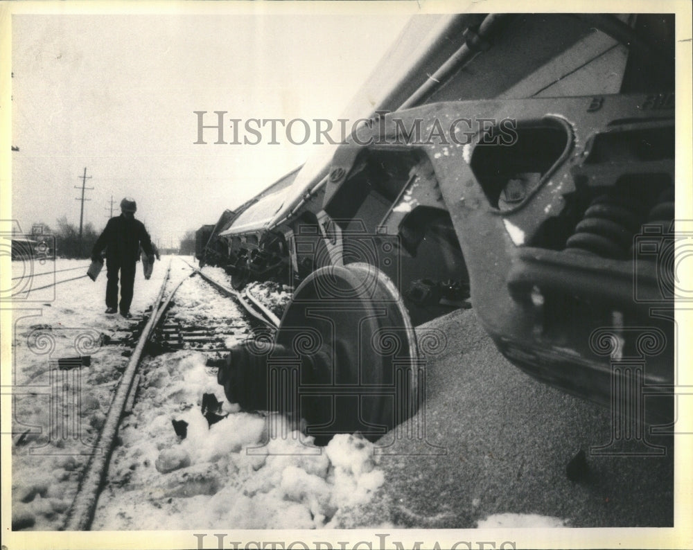 1984 Franklin Park Derailed Freight Train - Historic Images