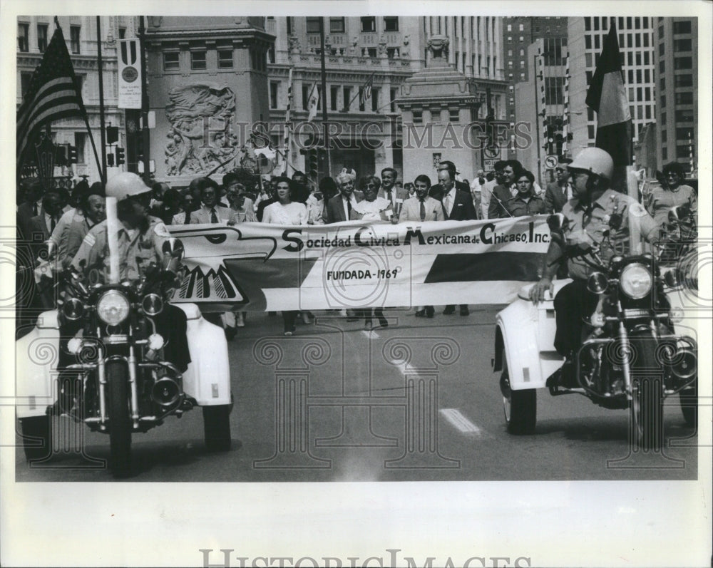 1982 Mexican Independence Day Parade - Historic Images