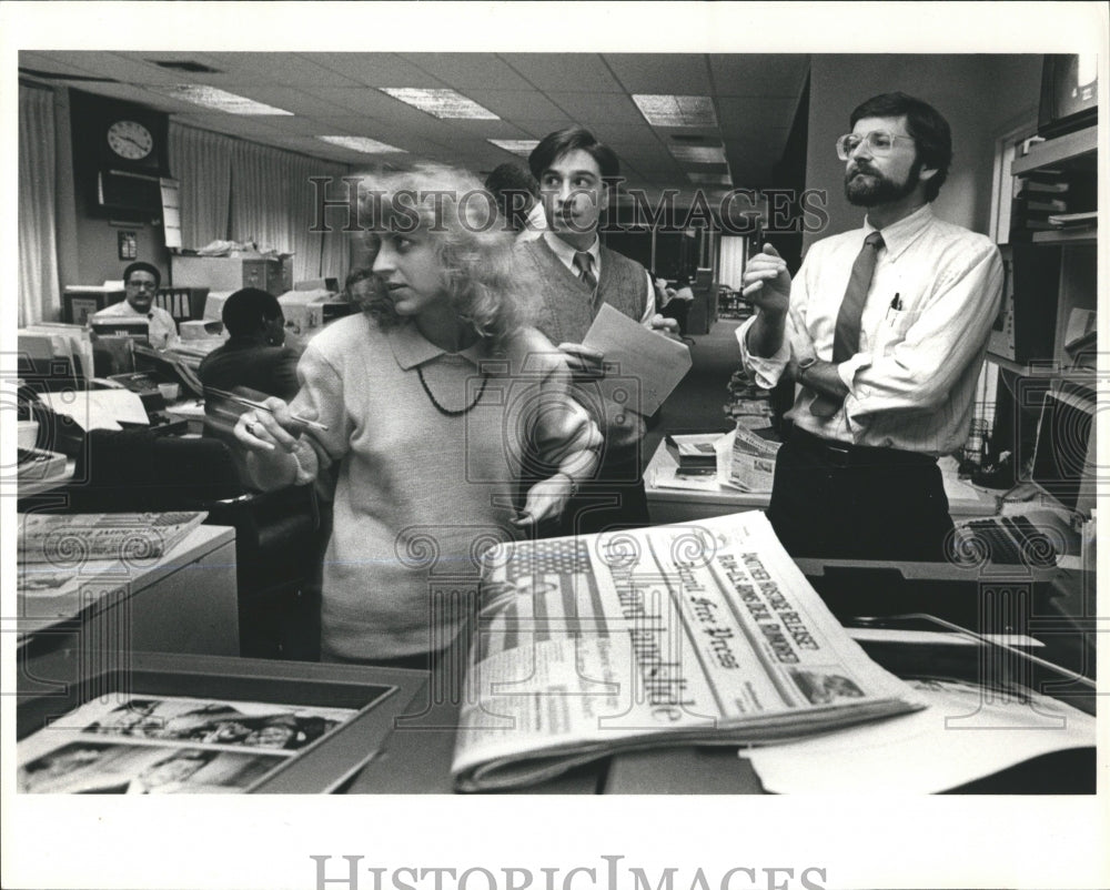 1986 Election Night Free Press Reporters - Historic Images