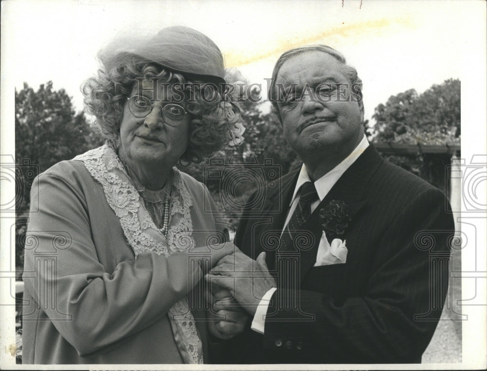 1985 Art Carney and Jackie Gleason - Historic Images