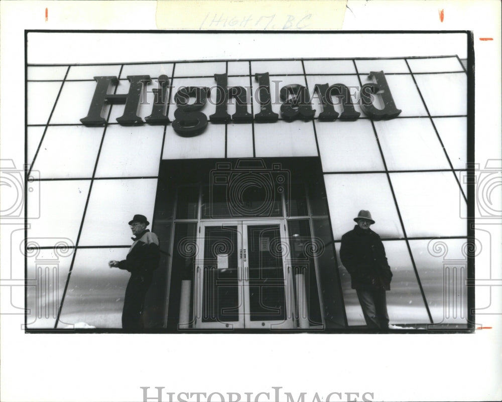 1993 Highland Super Store - Historic Images