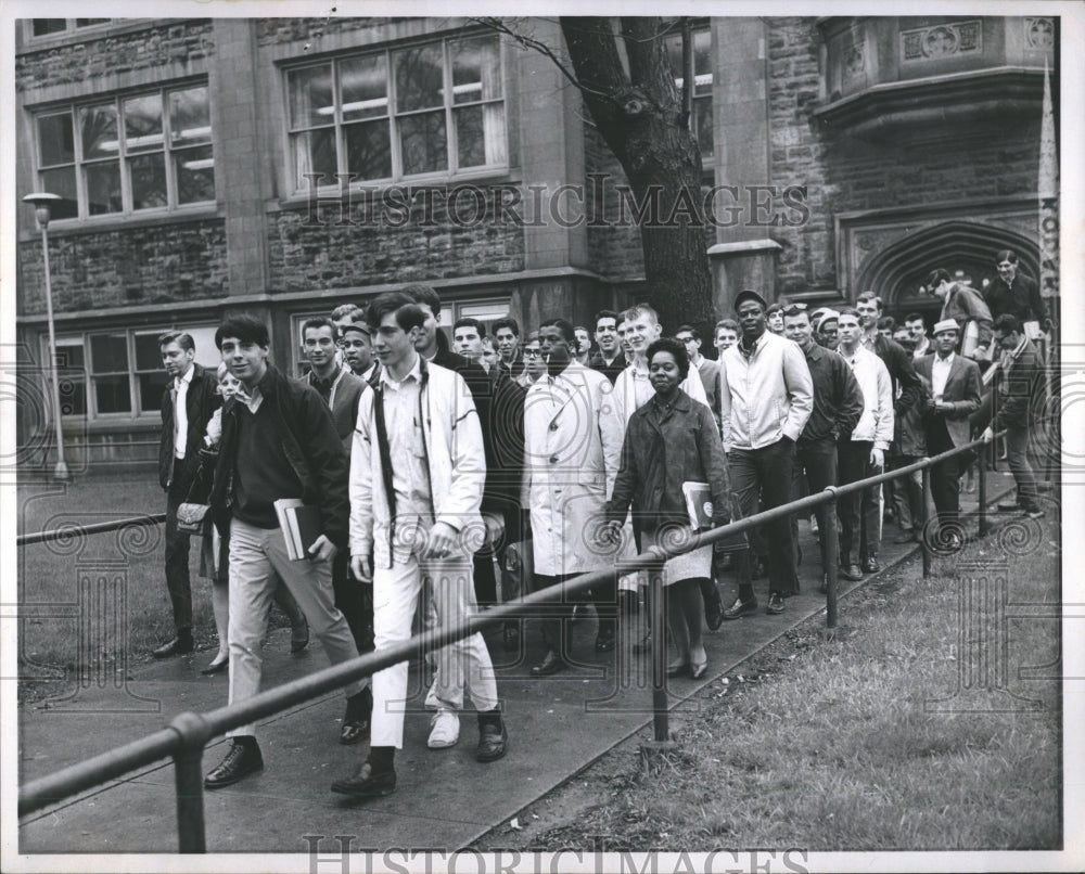1966 Press Photo Highland park Teachers Strike Students - Historic Images