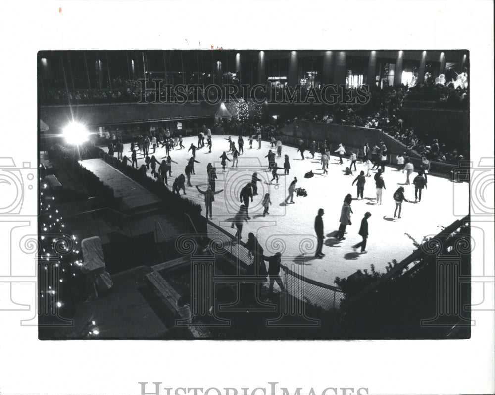 1981 Rockefeller Plaza New York - Historic Images