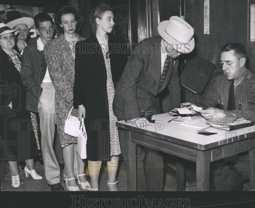 1940 Edward Zimmerman Immigration Inspector - Historic Images
