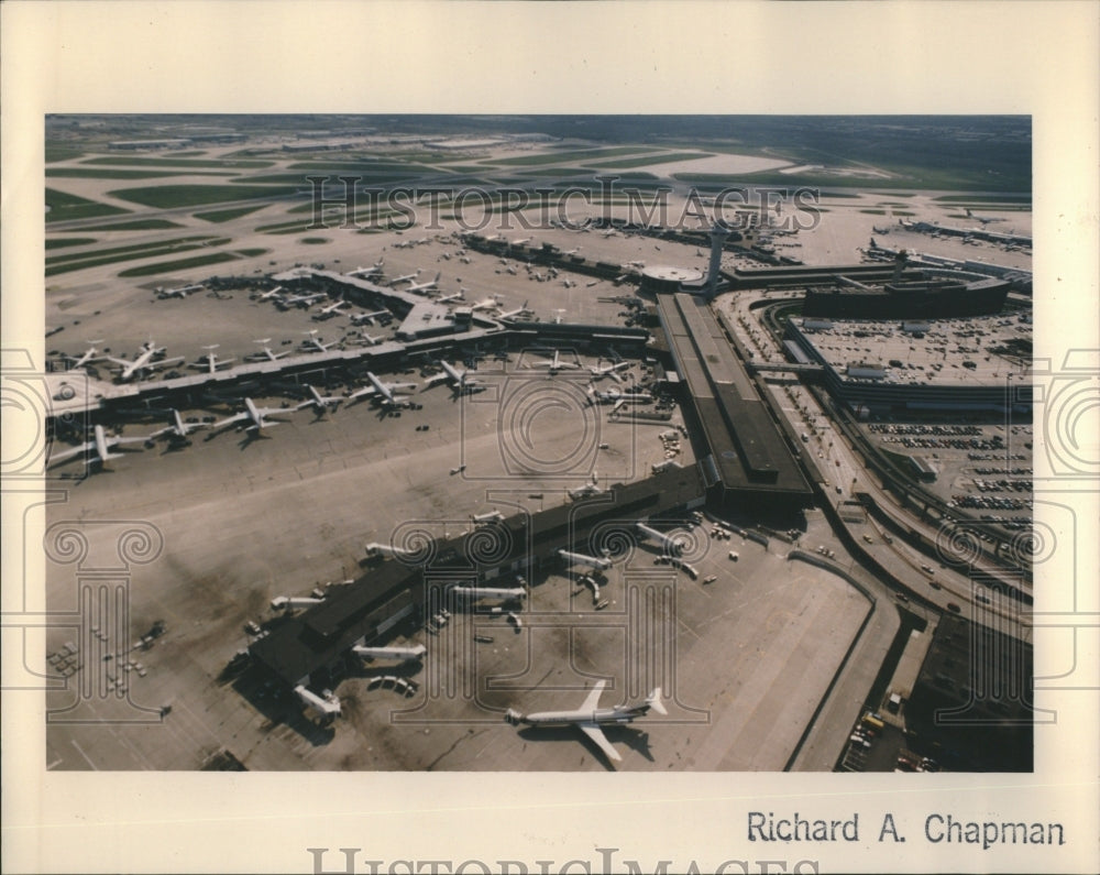 1995 Aerial Photo Terminal 3 O'Hare-Historic Images