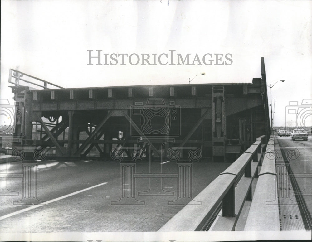 1966 East leaf Chicago river bridge stuck - Historic Images