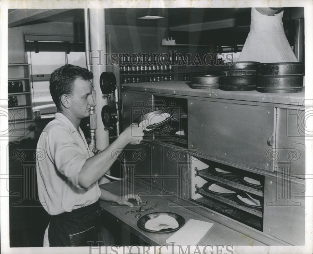 1958 Press Photo Shell Oil Paleontological Laboratory - Historic Images