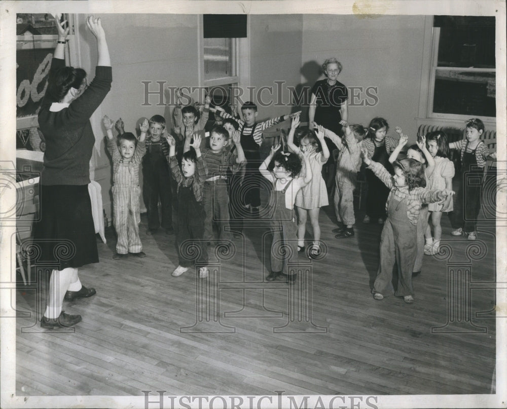 1947 Press Photo Tiny Tot Town Nurseries - Historic Images