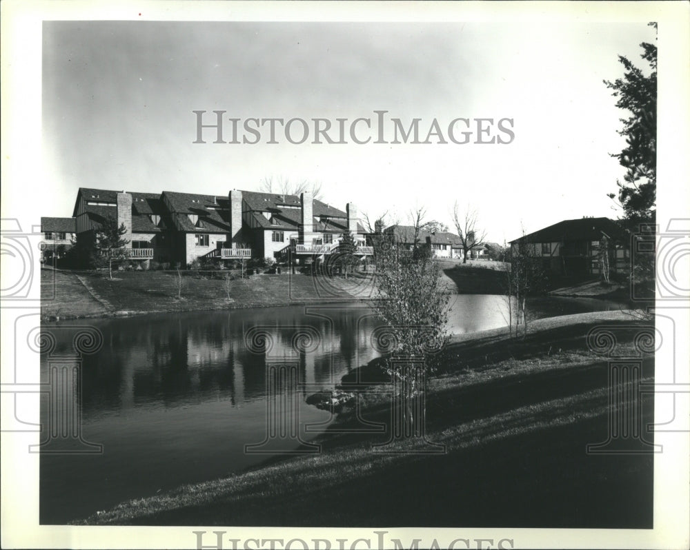 1980 Oak Hills Country Club Village - Historic Images