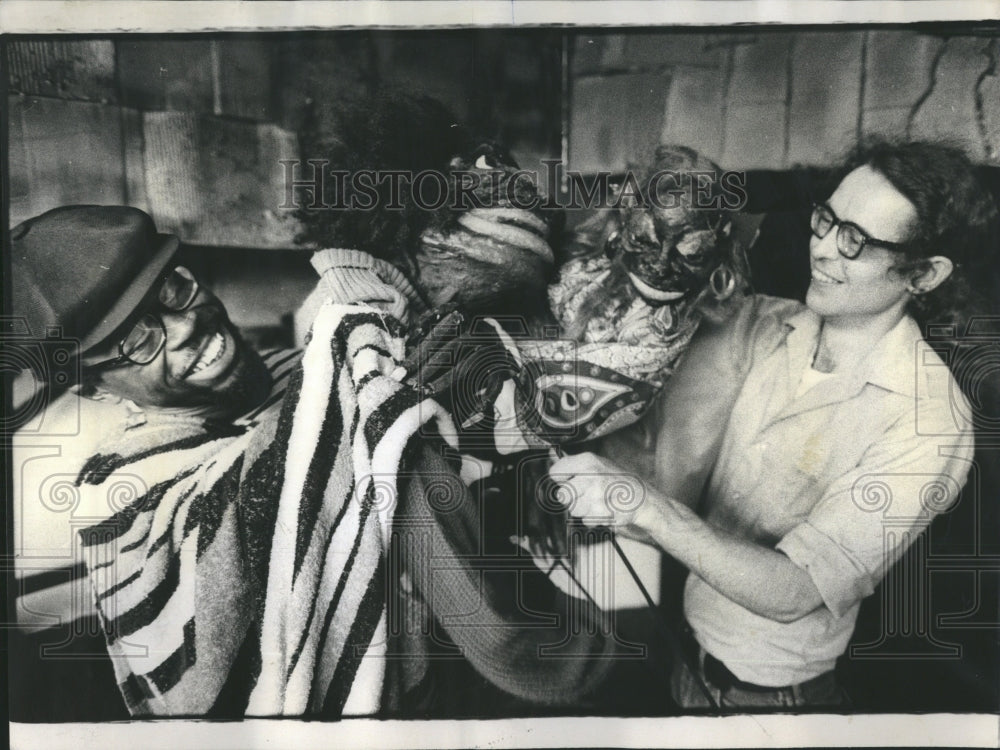 1975 Odd Projections Puppet Theater - Historic Images