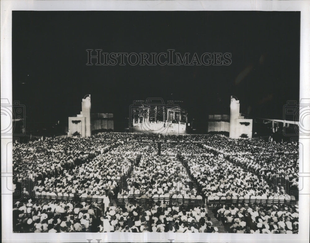 1946 St Louis Municipal Opera Performance - Historic Images