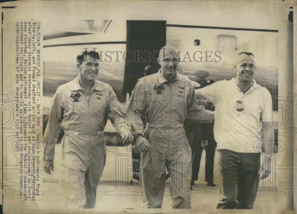 1965 Press Photo Gemini 6 Crew Lands Schirra-Stafford - Historic Images