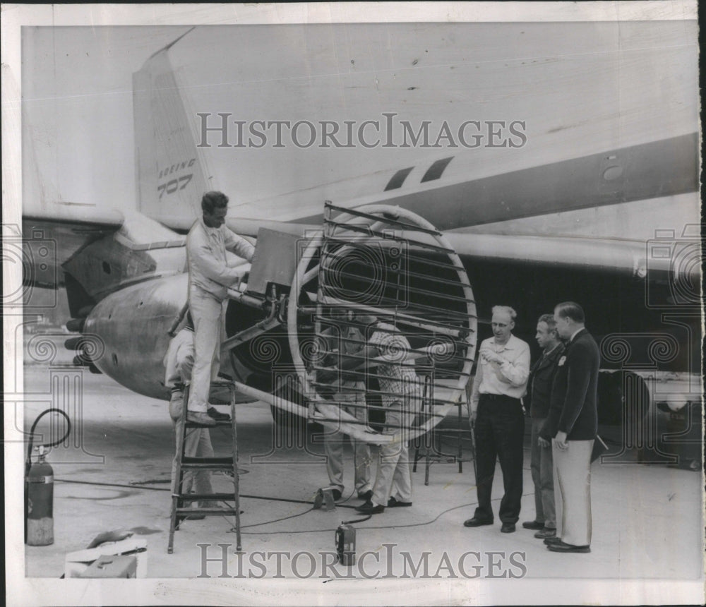 1958 Technicians Prepare De-Icing Tests - Historic Images