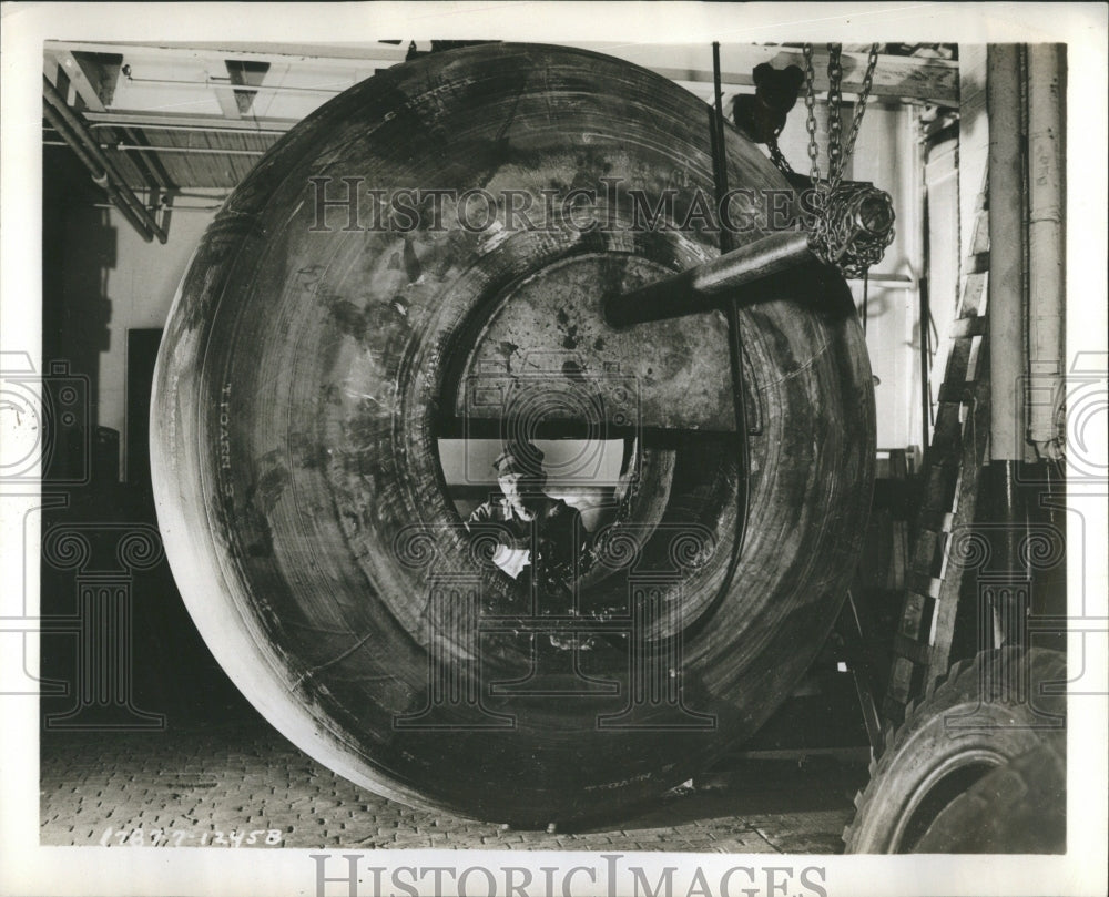Press Photo Gooyear Tire Airplane Tire - Historic Images