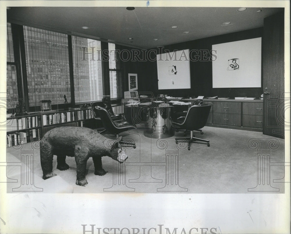 1983 Paris Bear Marquette Building Lexecon - Historic Images