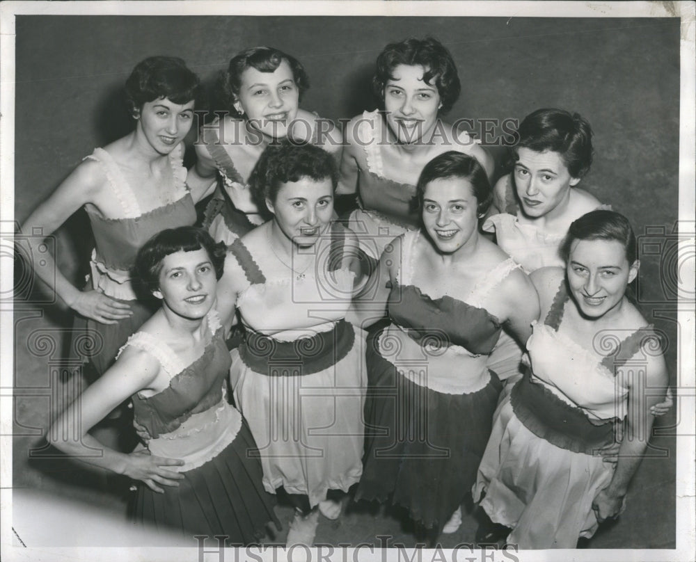 1954 National Student Nurse Talent Show - Historic Images