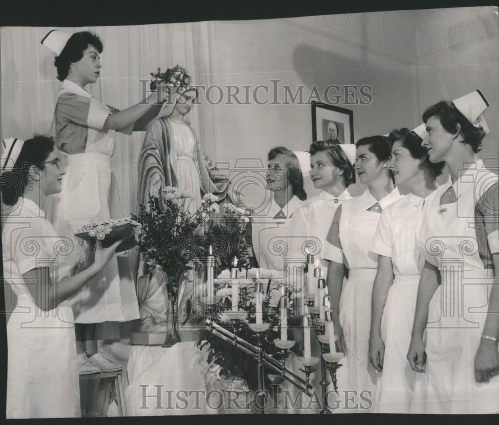 1957 Crowning Queen Rosary Lewis Memorial - Historic Images