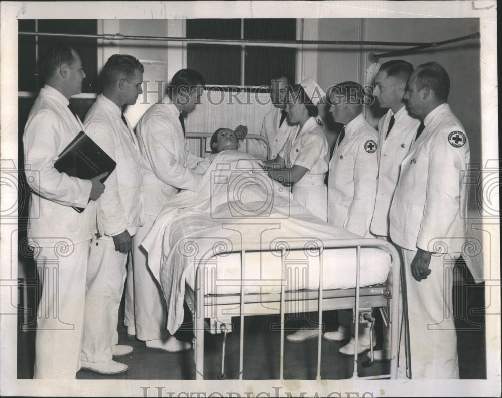 1951 Press Photo Nurses Aides Red Cross Training - Historic Images