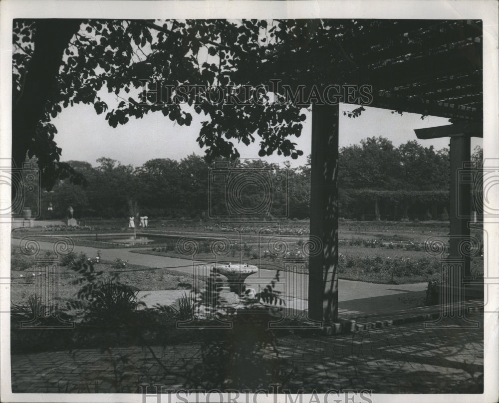 1948 Humbolt Park view of Rose Garden - Historic Images