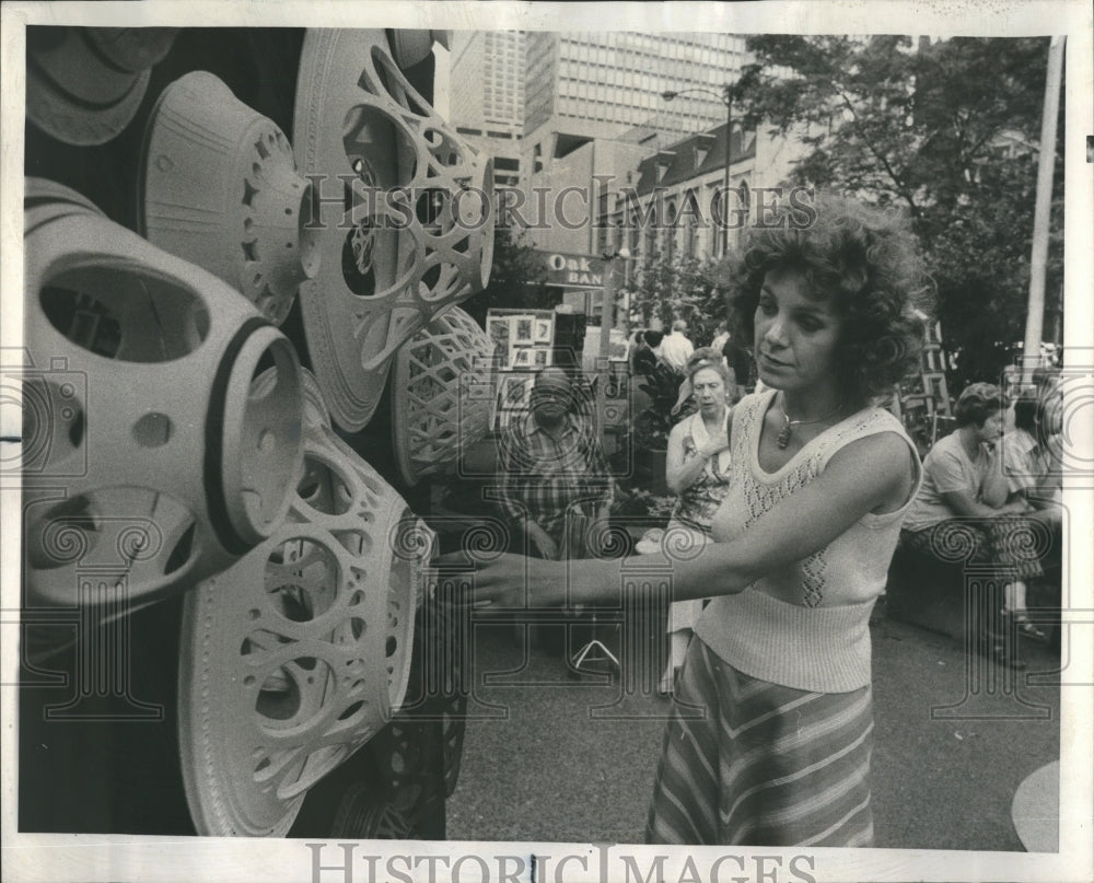 1975 Gold Coasr Art Fair - Historic Images