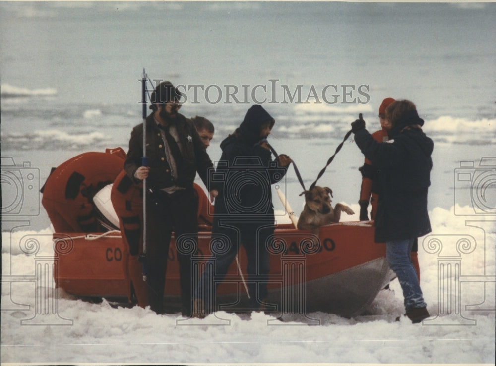 1991 Coast Guard Rescue Dog Lake Michigan - Historic Images