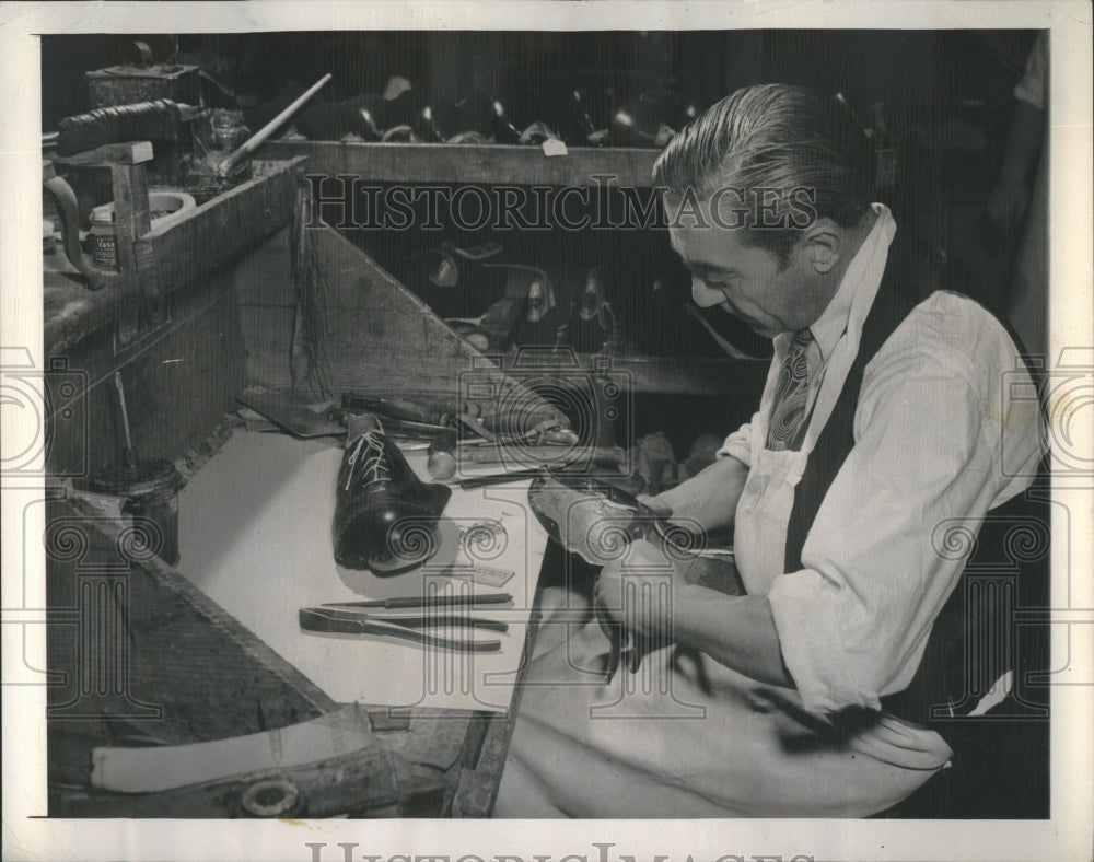 1948 Orthopedic Shoemakers - Historic Images