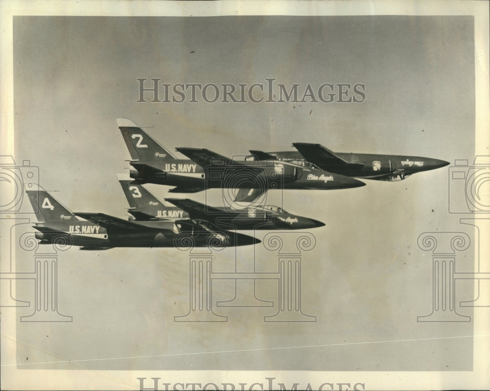 1968 Navy Flight Demonstration Chicago - Historic Images