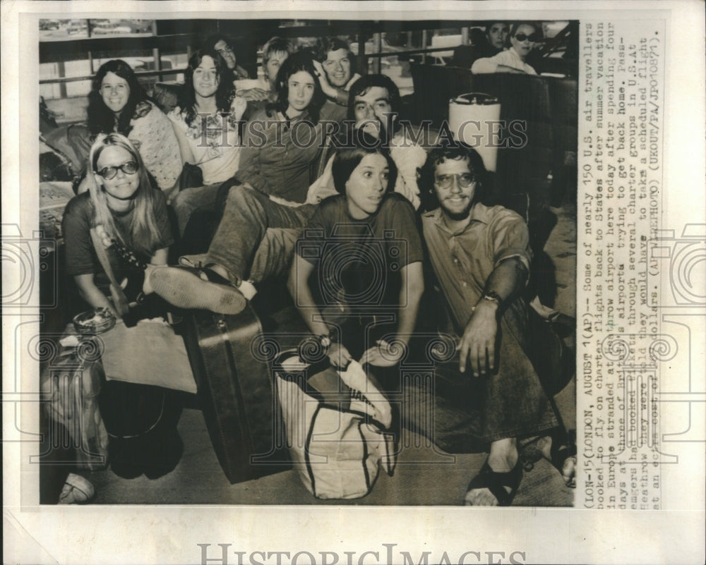 1971 Heathrow Airport US Passengers Stuck  - Historic Images