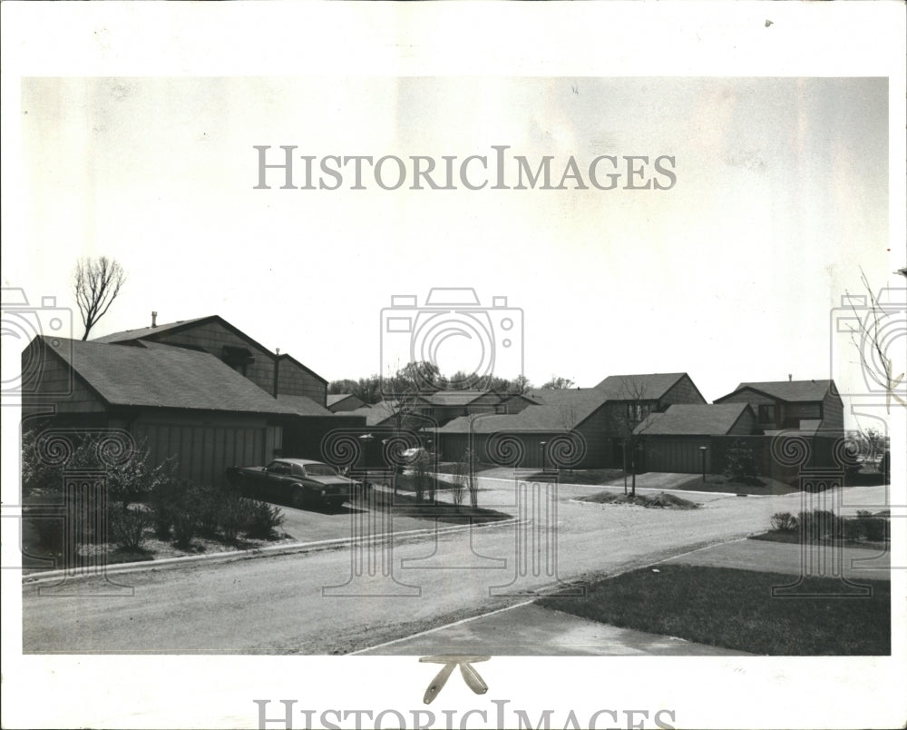 1974 Streams town-house Shannon Baisamo - Historic Images