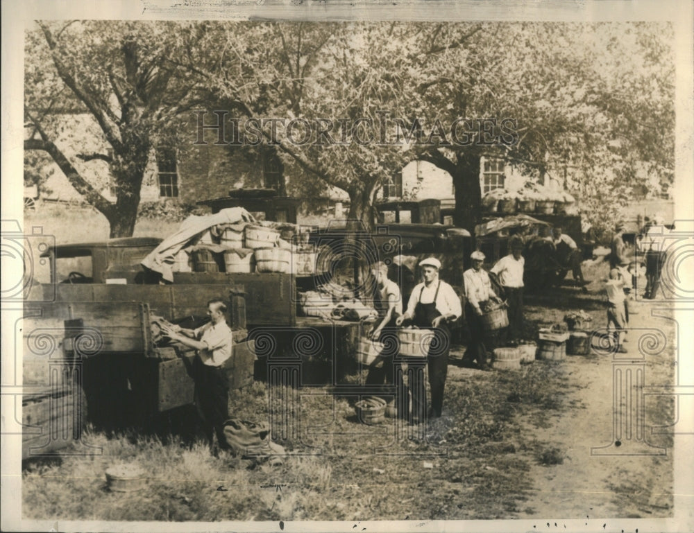 1934 Truck Strike Farmer Market Produce - Historic Images