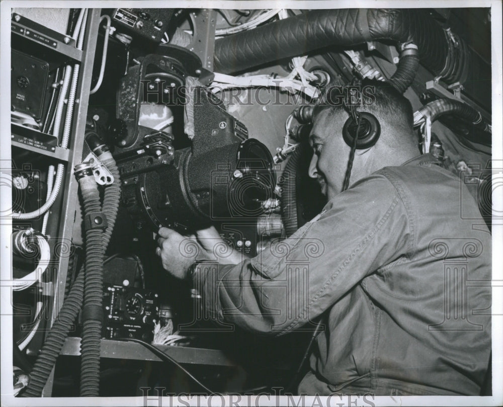 1955 William B.De Putron Radar Navigator - Historic Images