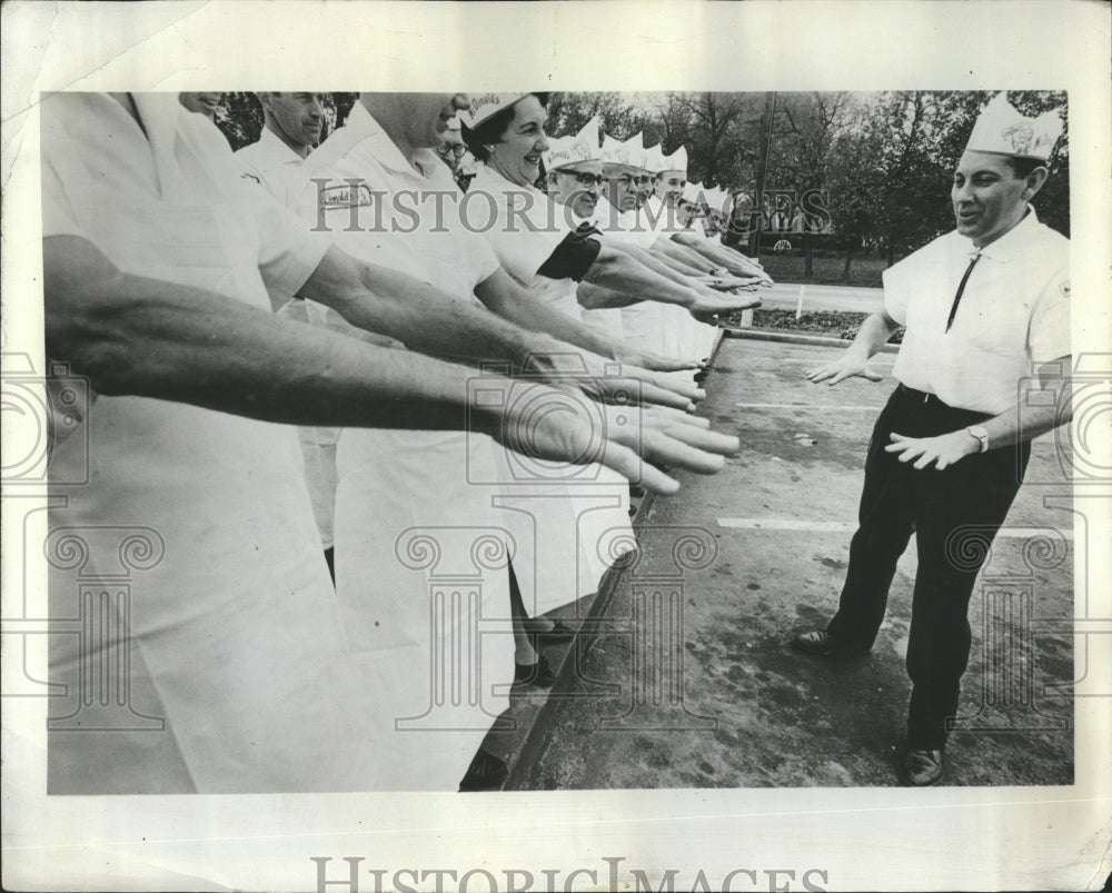 1985 McDonald Humburger Grove People - Historic Images