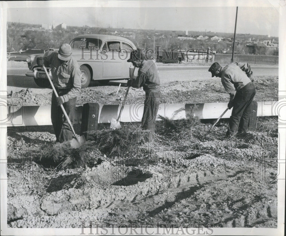 1952 Sprucing Up The Valley Highway - Historic Images