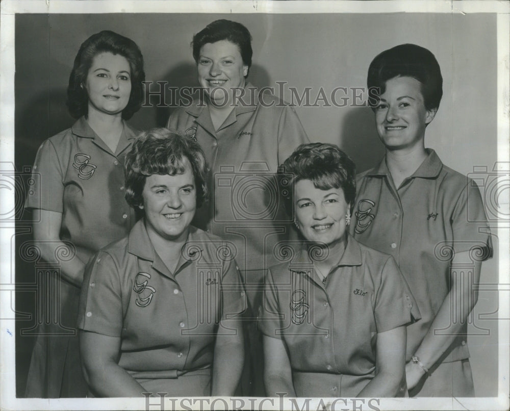 1966 Champion Gossard Girls bowling team - Historic Images