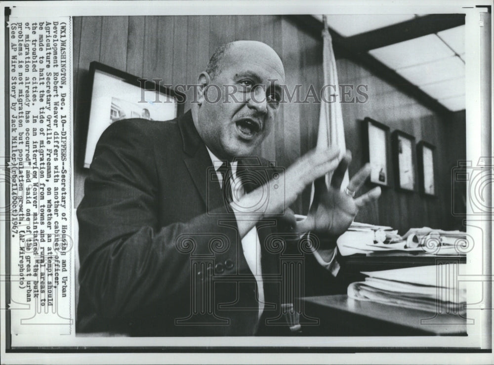 1967 Robert Weaver Cabinet Officer - Historic Images