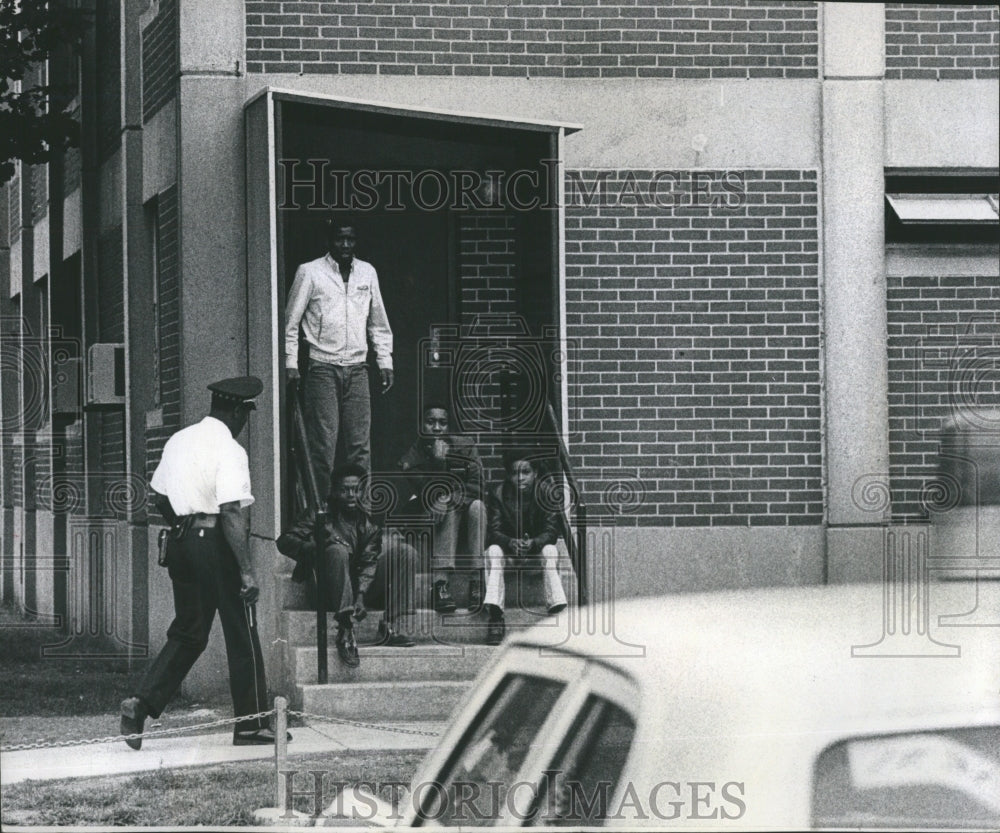1971 Police Office Policemen Car Oak - Historic Images